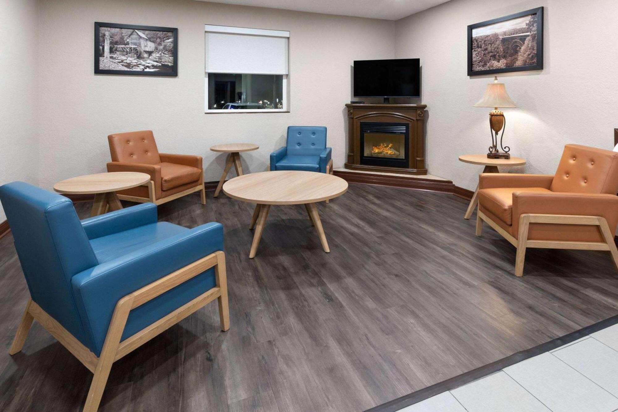 Super 8 By Wyndham Summersville - New River National Park Exterior foto